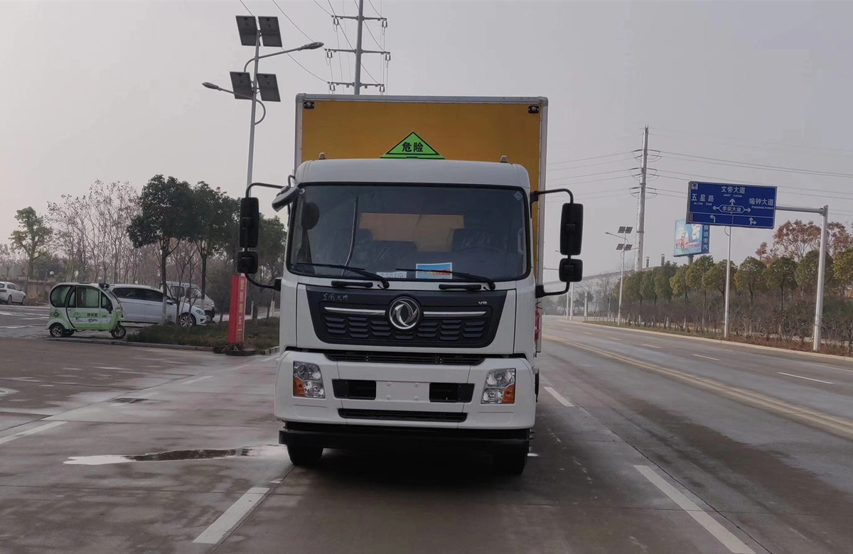 東風(fēng)天錦國(guó)六10噸爆破器材運(yùn)輸車